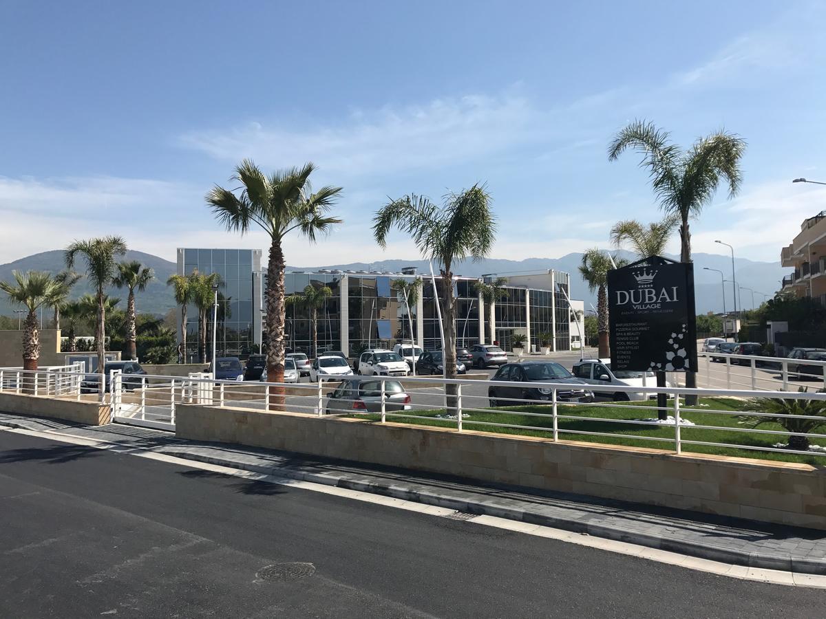 Dubaivillage Camposano Luaran gambar